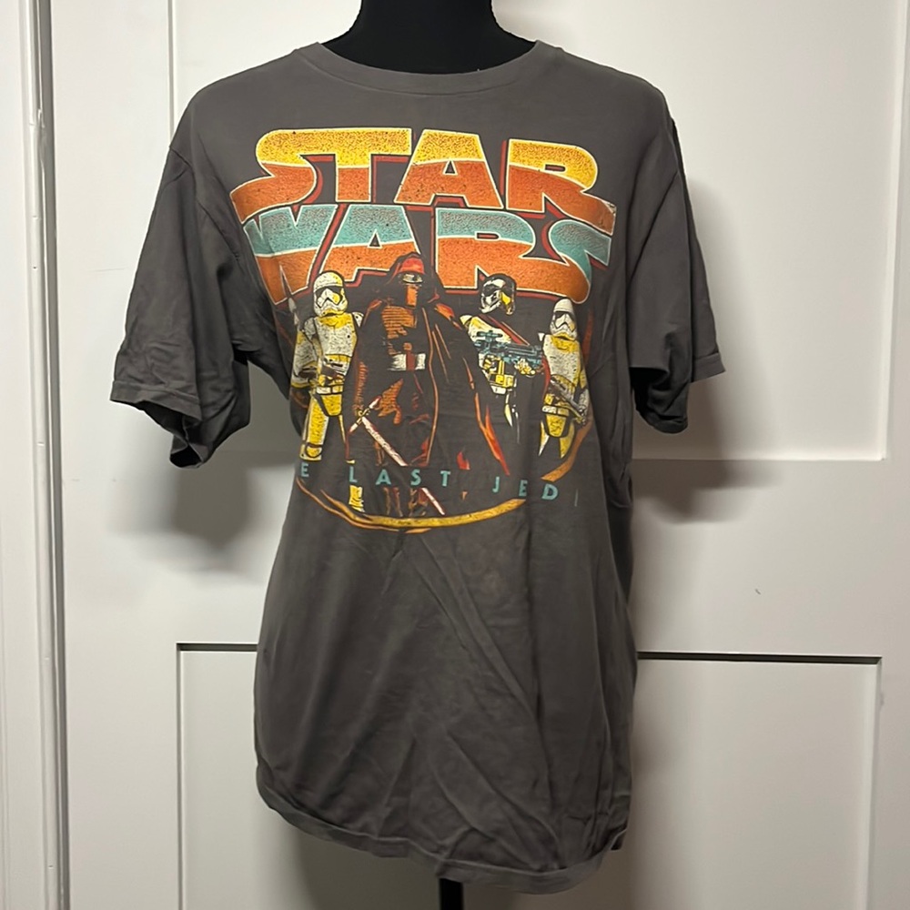 Star Wars The Last Jedi Graphic T Shirt UNISEX small